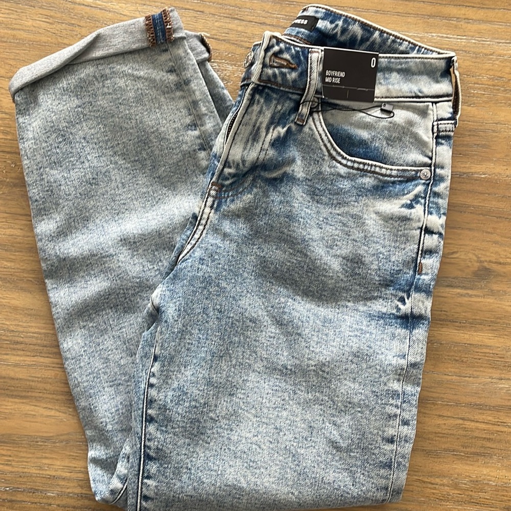 Express women’s boyfriend fit jeans
